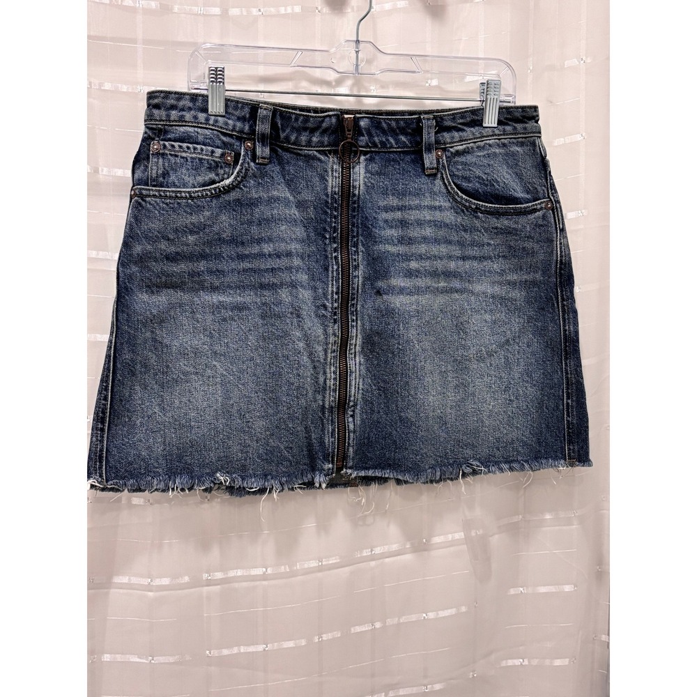 We The Free Free People Denim Mini Skirt Blue Zip Front Raw Hem Size 31